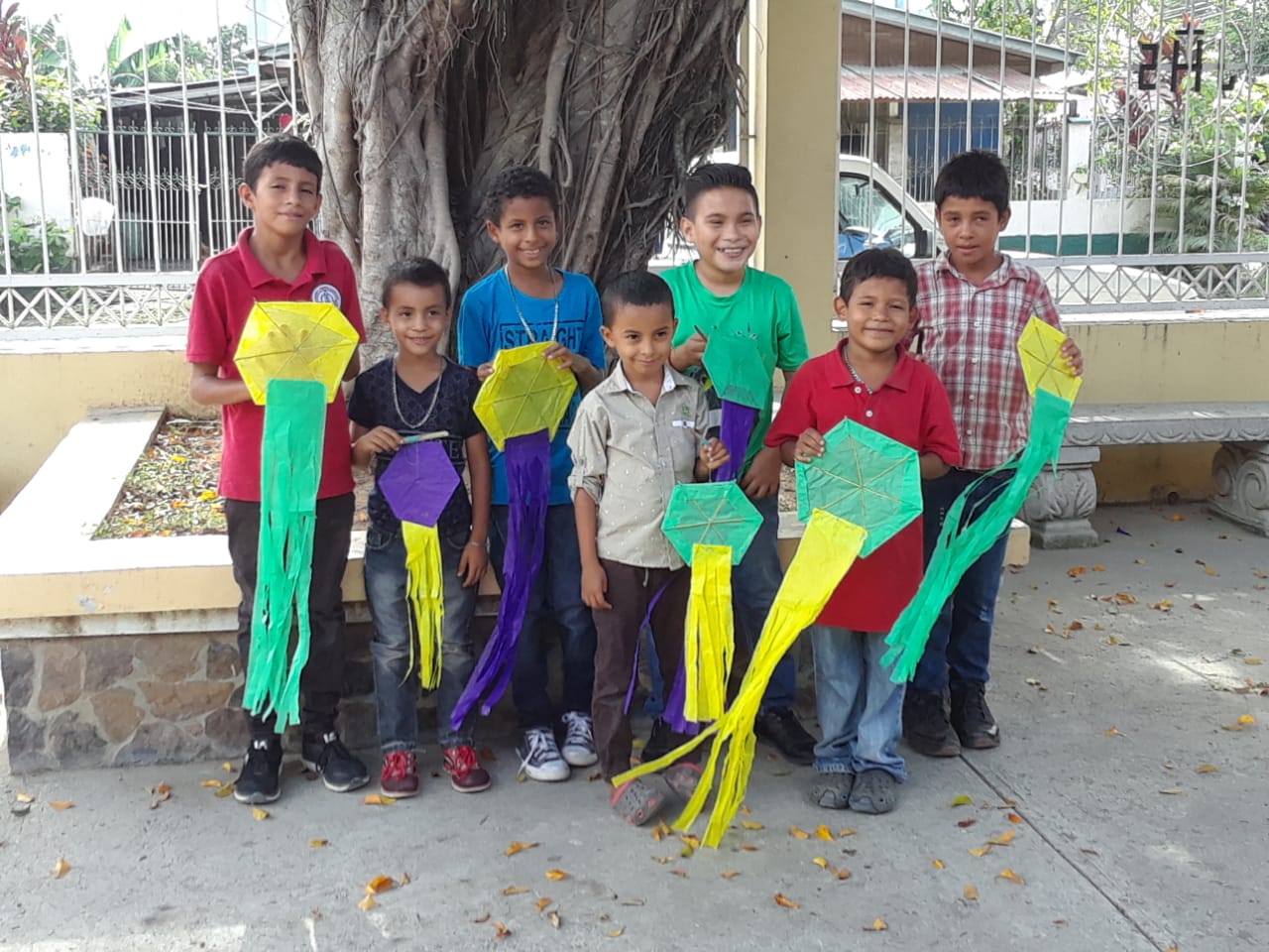 ¡Ayúdanos a educar!